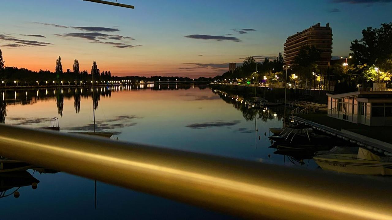 Le Vichy Centre, Spacieux Et Cosy T2 Avec Vue, Au Calme Exterior photo